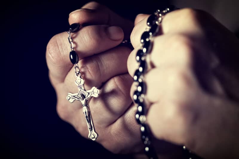 Aplicación para rezar el Rosario: guía práctica y funciones