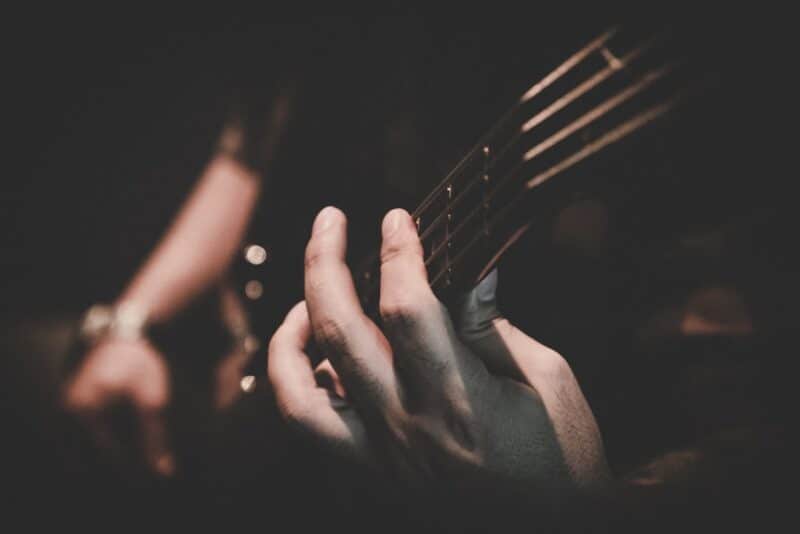 Mejores aplicaciones para aprender a tocar la guitarra