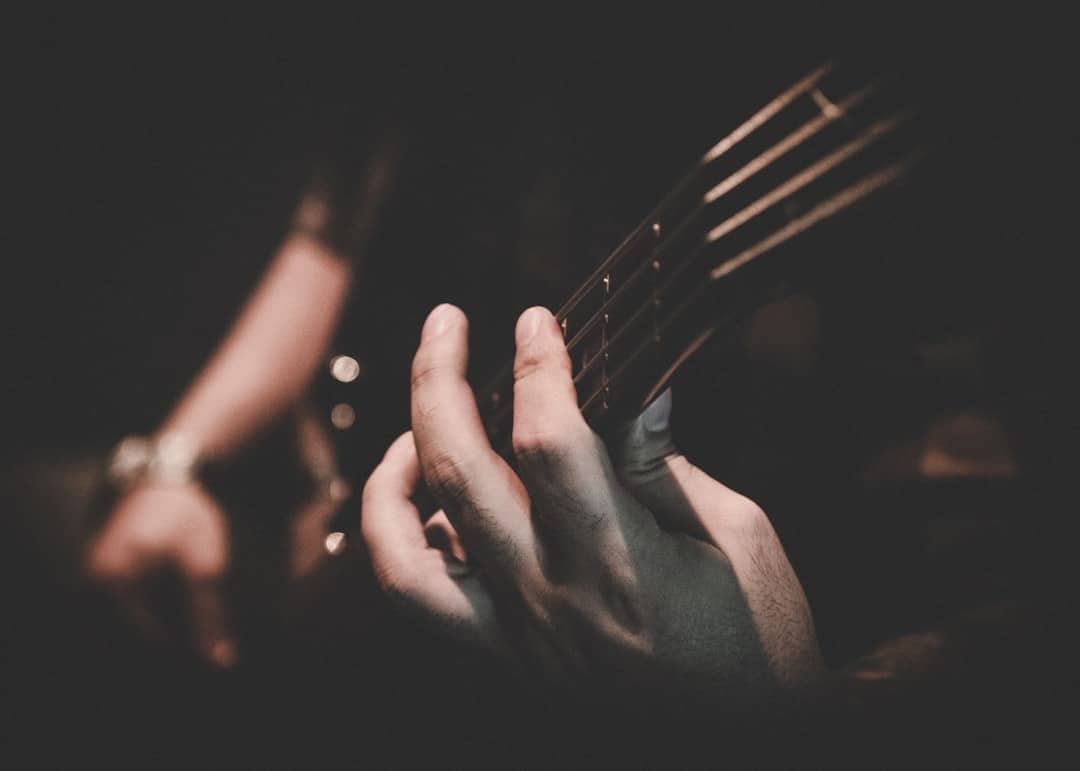 Mejores aplicaciones para aprender a tocar la guitarra