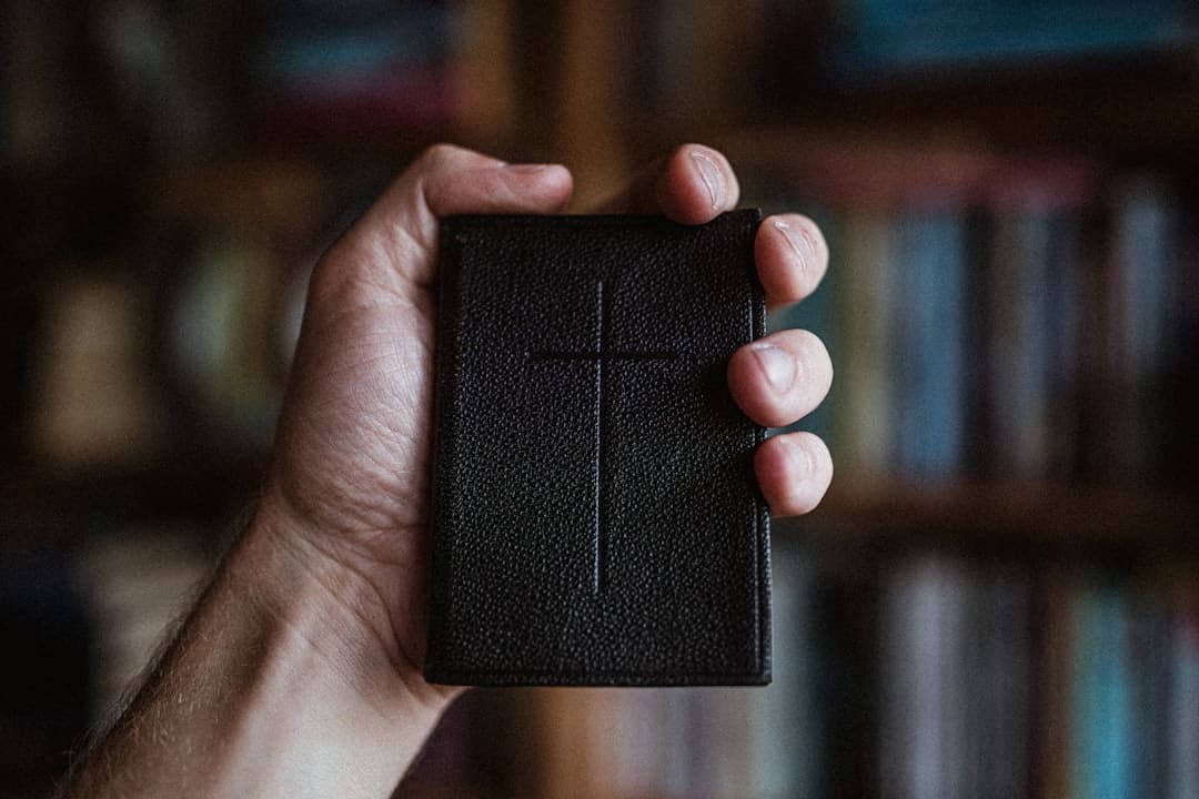Mejor aplicación para leer la Biblia: guía práctica y funciones